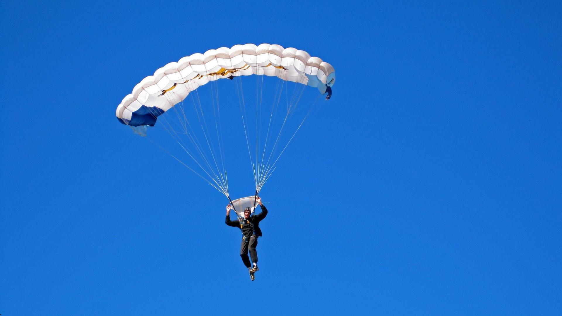 弗兰克力挺罗梅罗，他仍是我们的队长，未受任何罚款